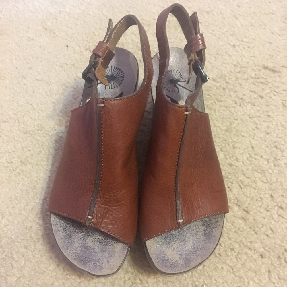 OTBT Jaunt Wedge Brown Size 8 NWOB